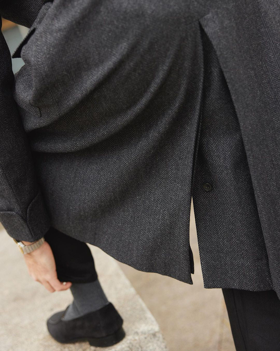 EThomas Wool Cashmere: Dark Grey Herringbone Over Coat