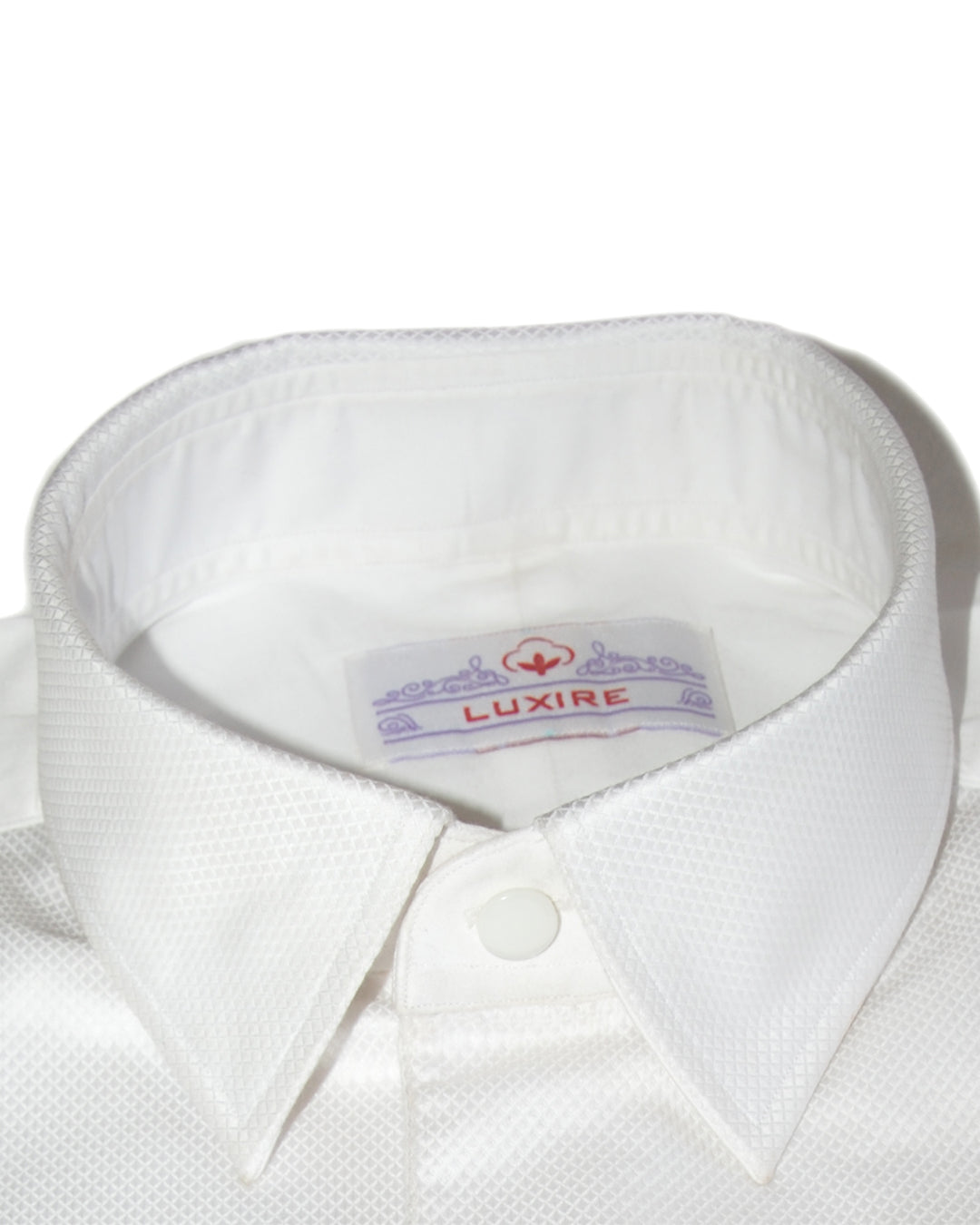 Collar of the mens tuxedo shirt by Luxire called classic 2